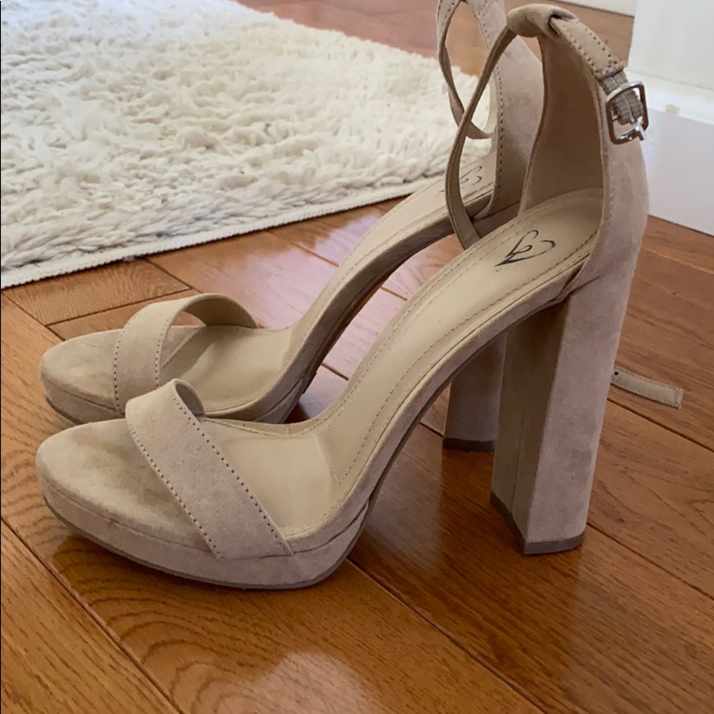 Size 6.5 Windsor heels